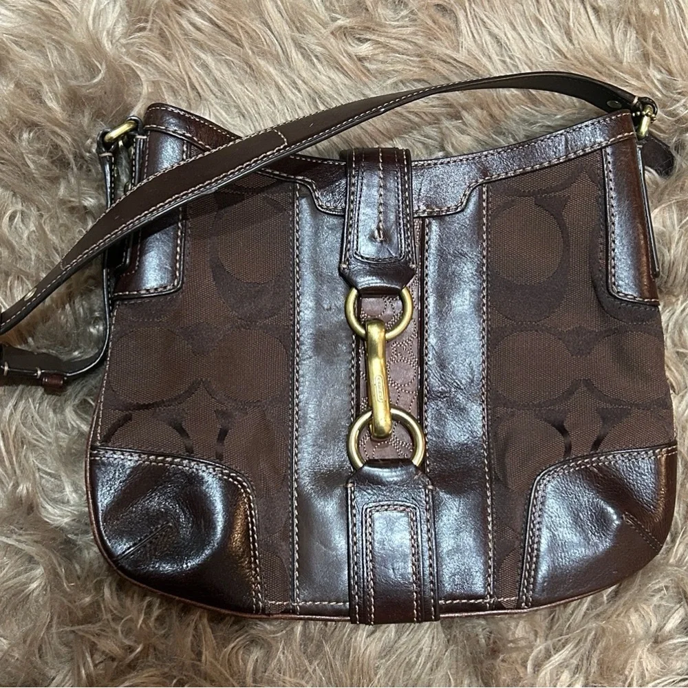 Coach Brown Hamptons Signature Shoulder‎ Bag
